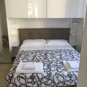 https://bilocale-porta-venezia.it-lombardy.com